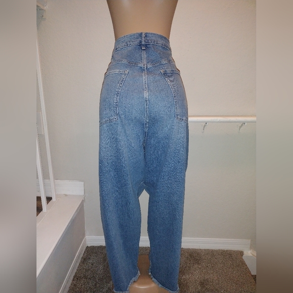 Old Navy Jeans - Picture 3 of 5